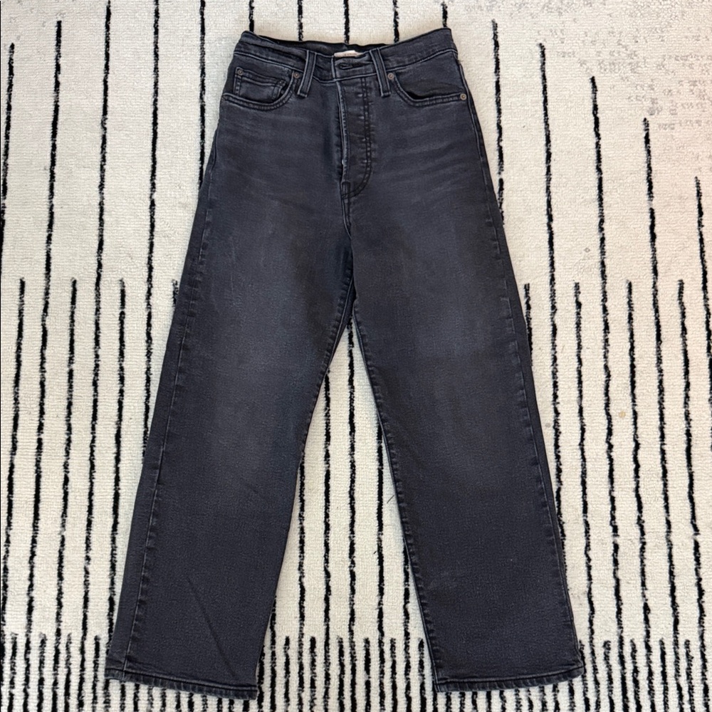 Levi’s Black Straight Ankle Jeans
